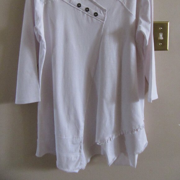 White top -Size Large Suzanne's - Picture 4 of 7